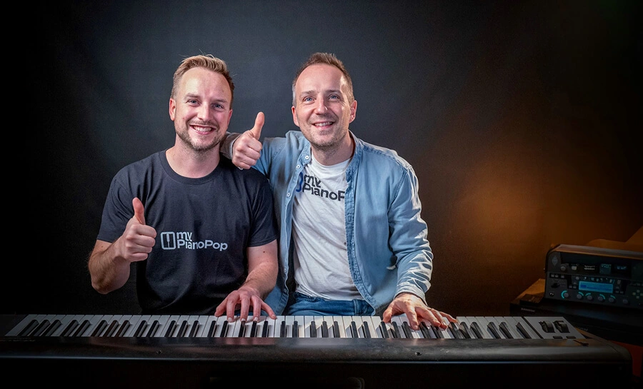 MPP_Photo-Equipe-studio_Janv2026L1030007_1-1-_1_ débuter le piano